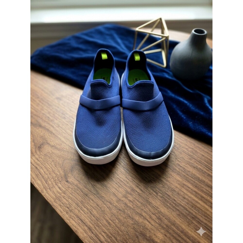 OOFOS OOmg eeZee Low Shoes Women’s Navy Blue Slip On Recovery Sneaker sz 10